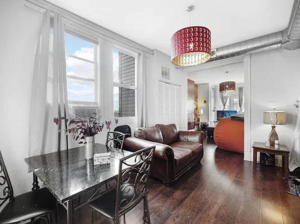 3326 E 90th St Unit C, Chicago, IL 60617