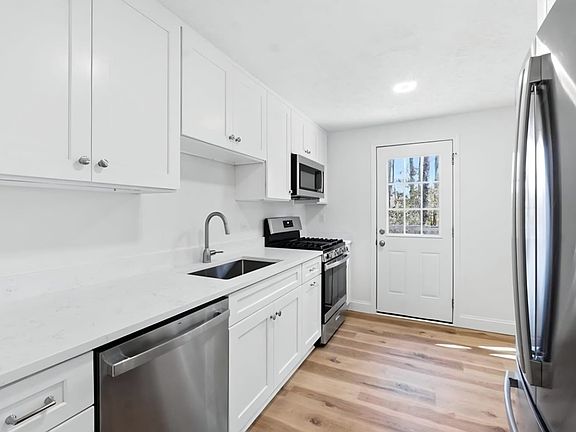 3rd image of 1008 Evangeline Way