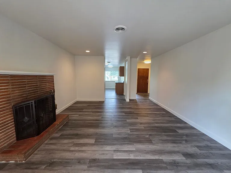 Bowen/Phelps Duplex — Photo 18