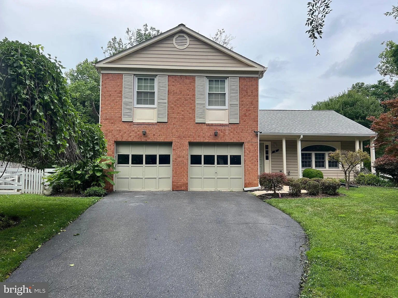 4 bed, 3.5 bath, 2110 sqft, $4,395 — Photo 3