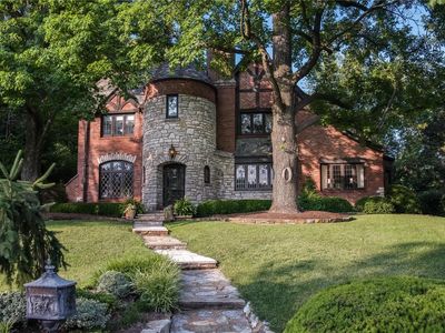 9 The Prado St, Saint Louis, MO, 63124