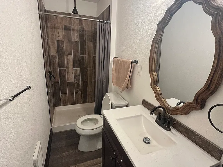 222 Linden St — Photo 6