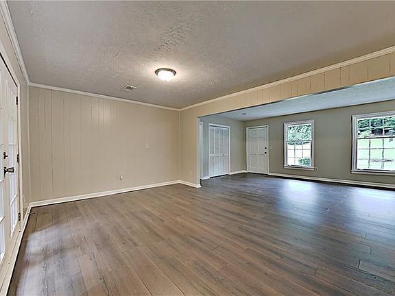 3rd image of 2636 Pamela Dr
