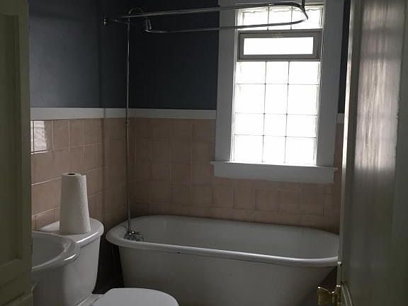5th image of 10308 Homeworth Ave