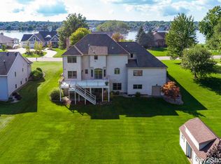 8776 Cedar Lake Dr, Jenison, MI 49428
