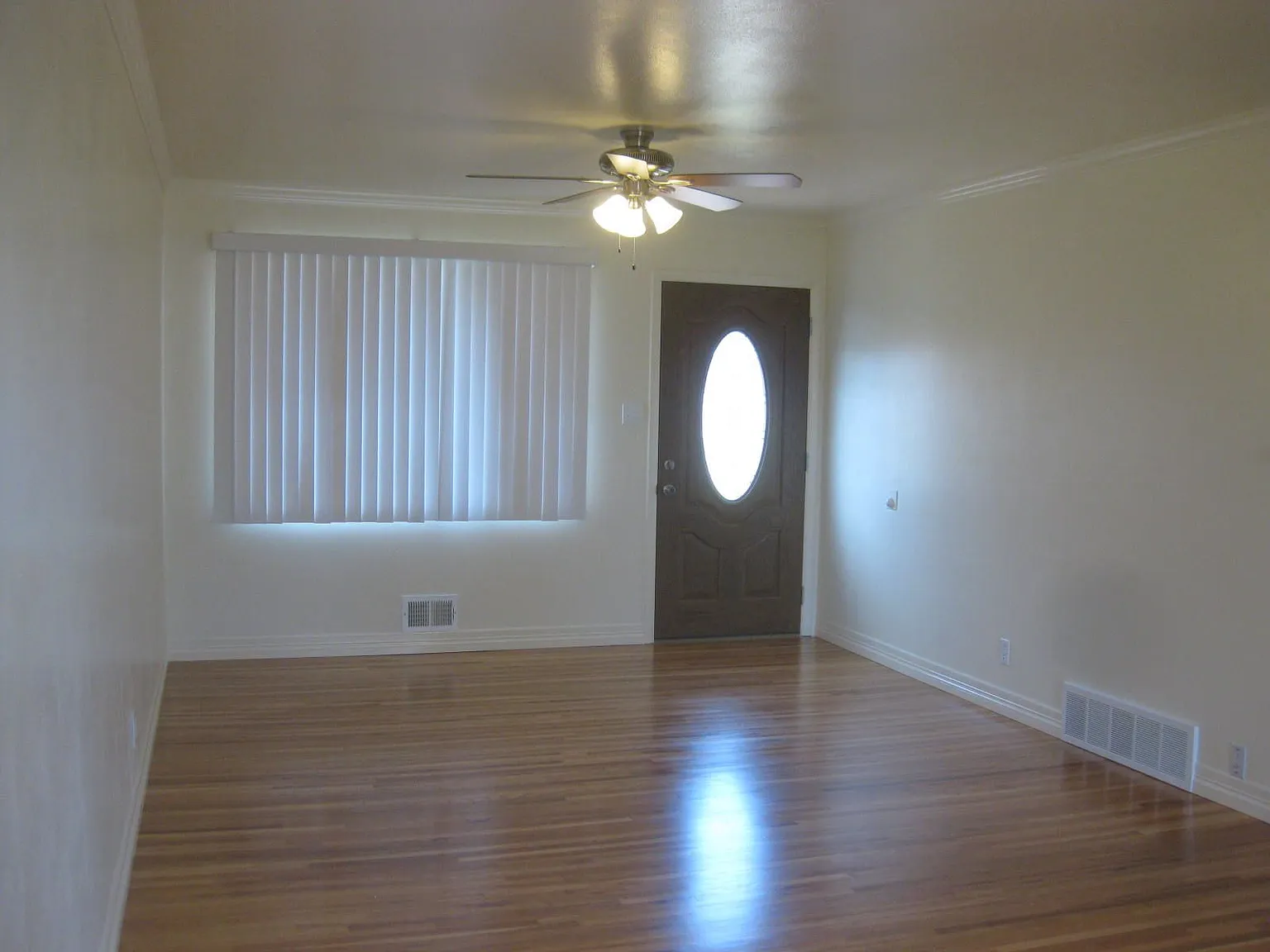 3 bed, 1152 sqft, $2,750 — Photo 3
