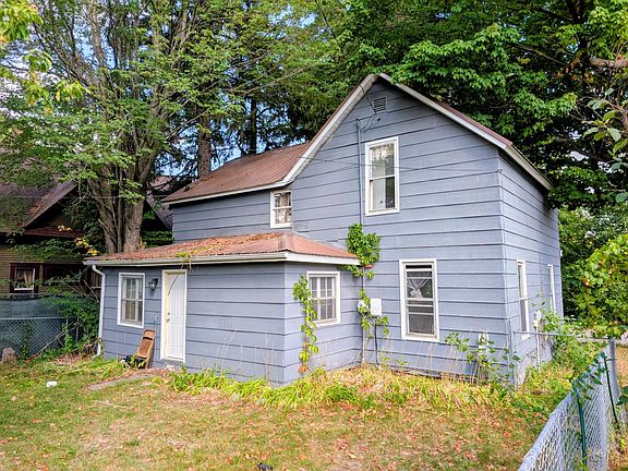 2nd image of 284 3rd Ave S