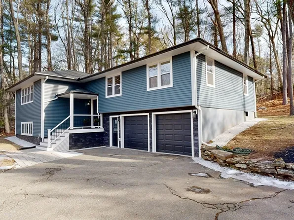 7 Woodlawn Dr, Sturbridge, MA 01566