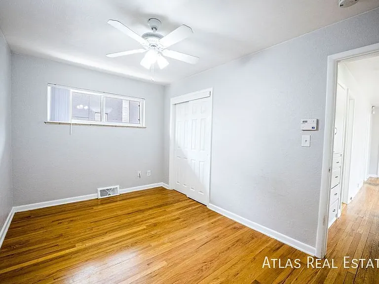 4 S Jackson St — Photo 9