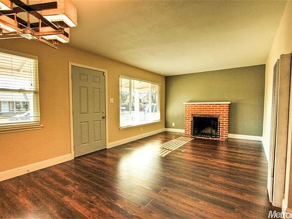 2nd image of 3689 McClellan Dr