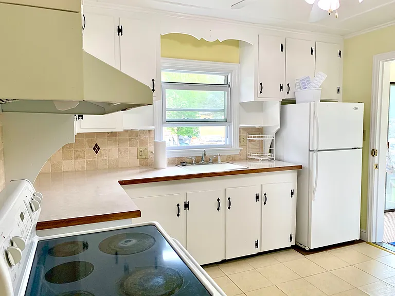 1 Ledgewood Dr — Photo 4