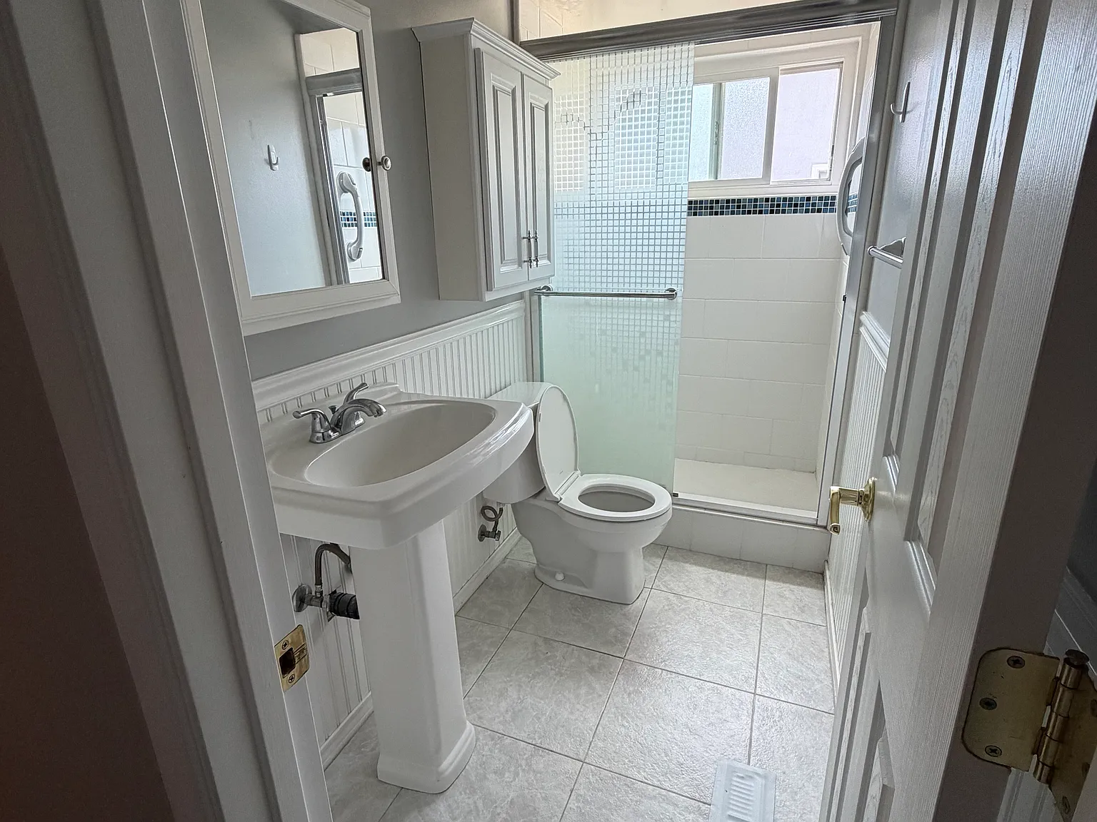 4 bed, 1641 sqft, $5,300 — Photo 3