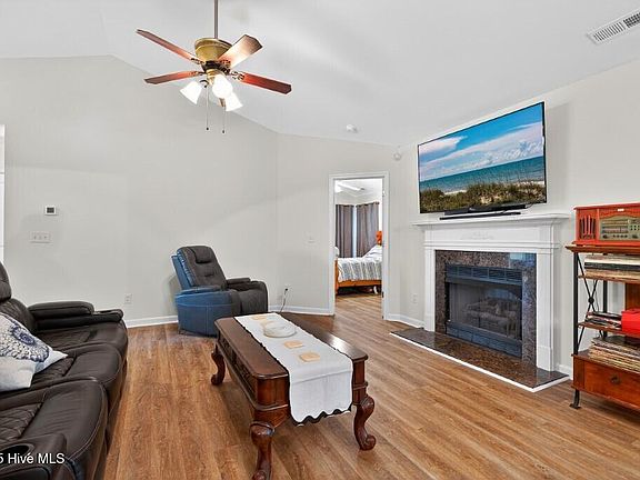 2nd image of 105 Sumatra Court