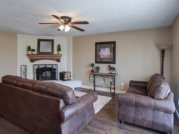 3rd image of 5305 Gibson Dr