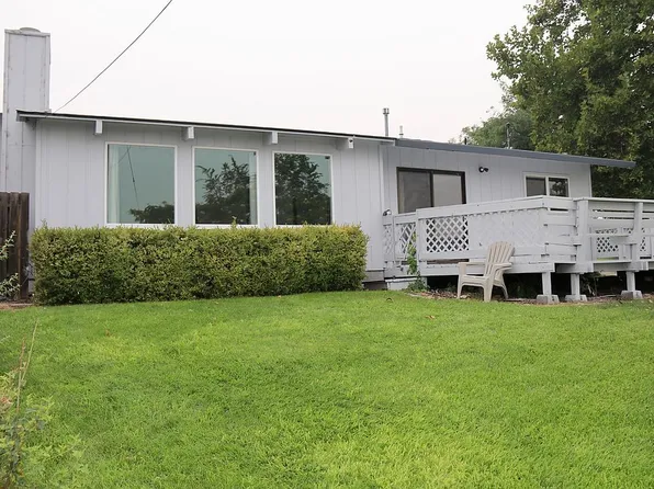 221 Hamilton St, Umatilla, OR 97882