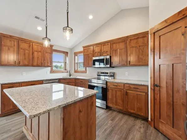 179 Wood Duck Ln, Baldwin, WI 54002