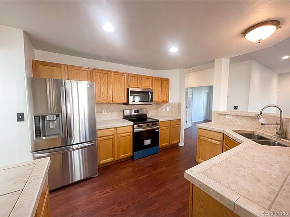 2nd image of 1721 Mountain Maple Avenue