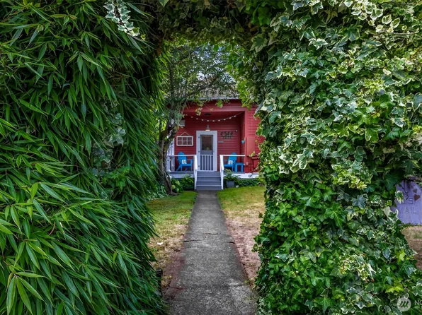 2433 Lafayette Street, Bellingham, WA 98225