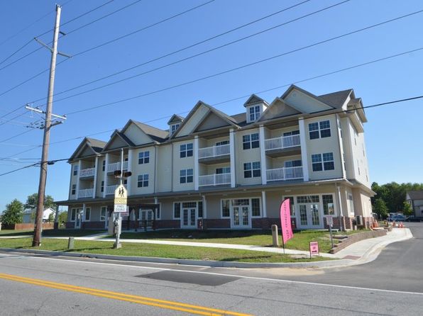 480 Main St #1000
