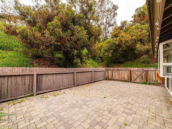 4th image of 516 Turfwood Ln