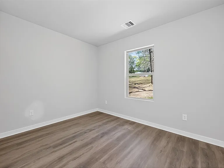 154 E Lakeview Dr — Photo 11