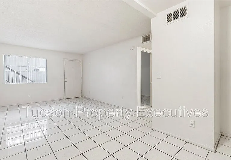 319 E Mohave Rd #109 — Photo 8