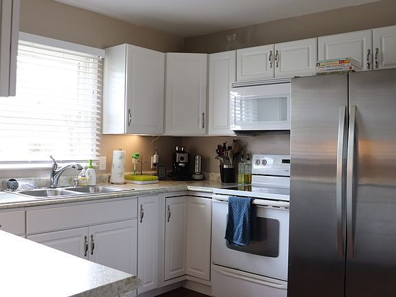 5th image of 3301 Brisbane Dr