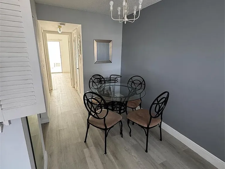 295 Newport Ct #295-T — Photo 7