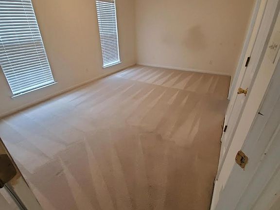 5th image of 105 Clairwood Dr