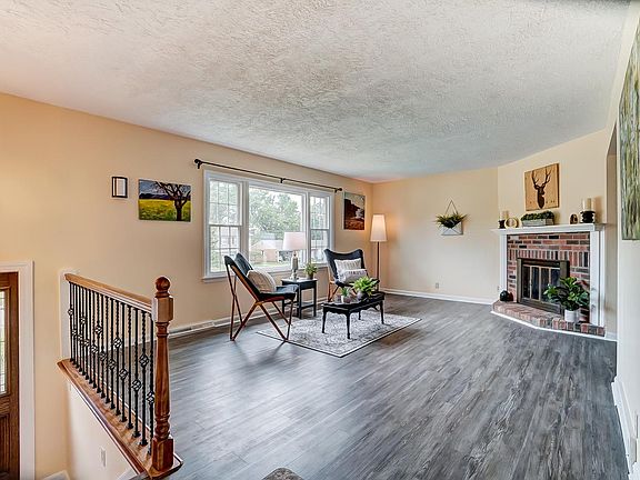 2nd image of 8432 Holiday Hills Dr