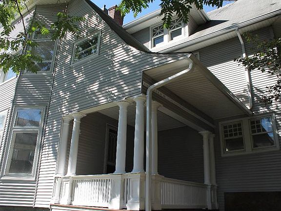 5th image of 116 Elmwood Pl