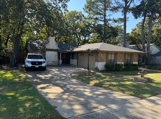 3012 Old Orchard Ln, Bedford, TX 76021