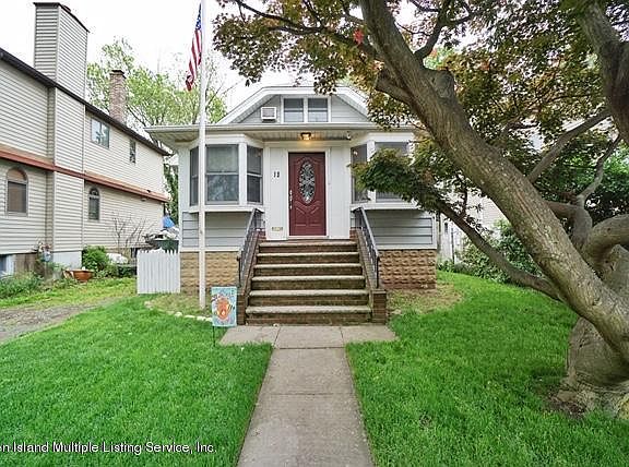 2nd image of 15 Bayard St