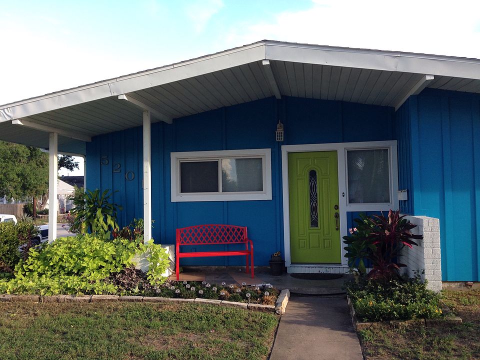 Front Entryway 
