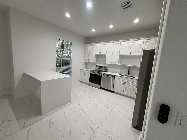 2789 Eagle Rock Cir #207 — Photo 12