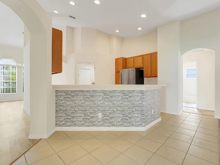 12900 Cloverdale Ln — Photo 9