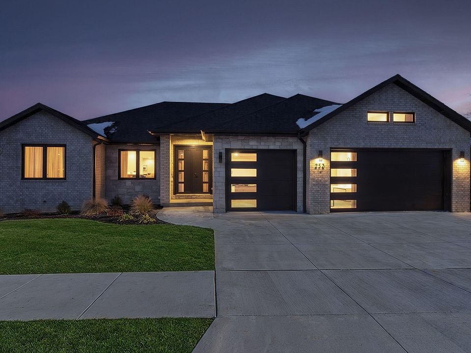 1st image of 252 S Hickory Hills Boulevard