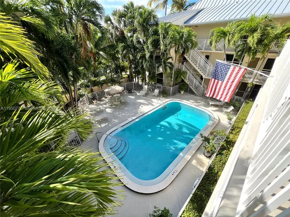 255 Sunrise Dr, Key Biscayne, FL