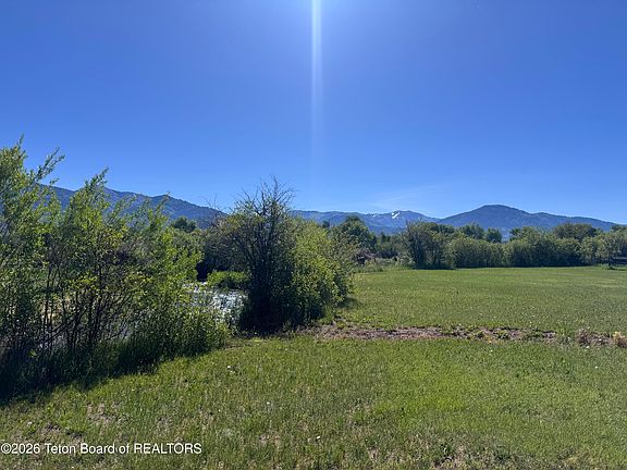 5th image of 140 Big Ridge Meadows Dr