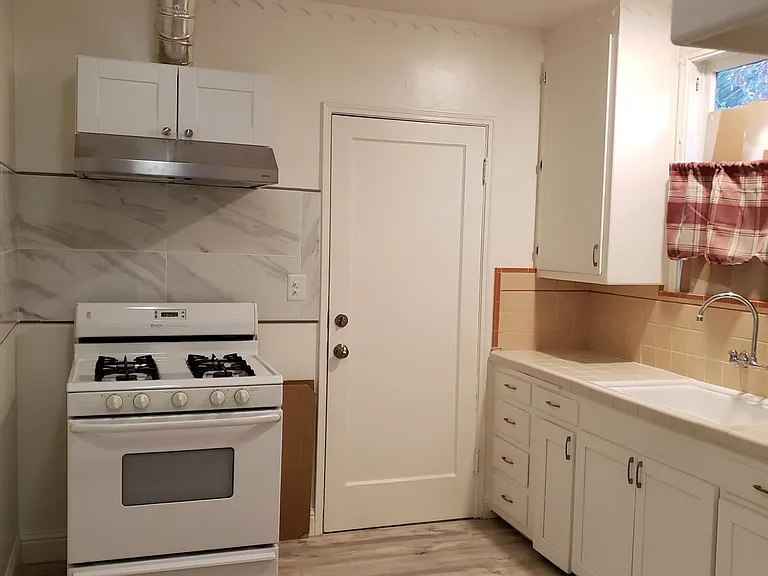 3804 Carrington St — Photo 4