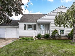 1750 Florence St, Merrick, NY 11566