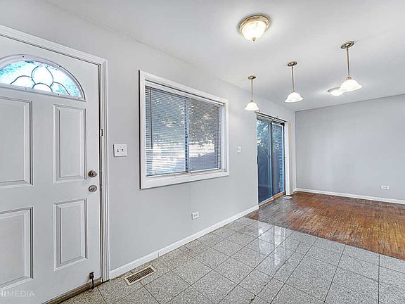 3rd image of 18W220 Standish Ln