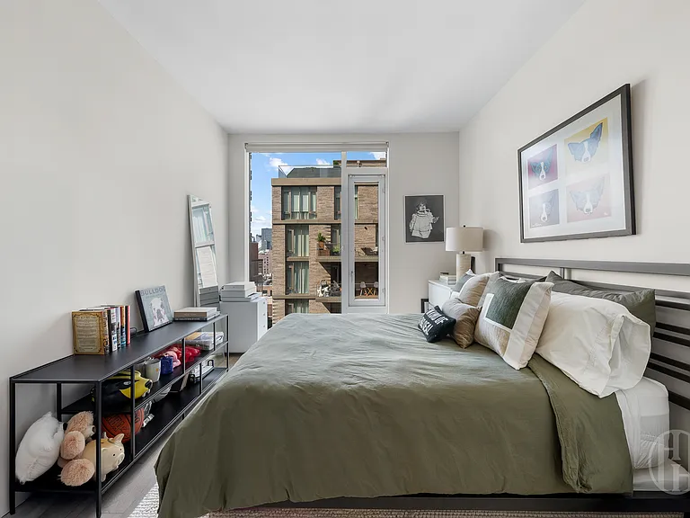 505 W 43rd St #14H — Photo 12