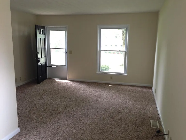 8503 Staghorn Dr — Photo 2