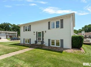 3028 Sutherland Rd, Springfield, IL 62702