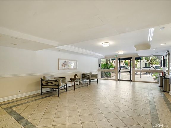 5th image of 5310 Zelzah Ave Unit 101