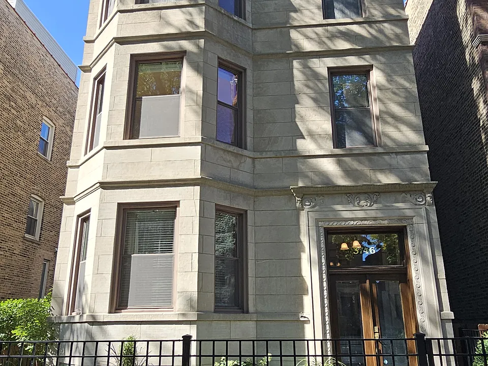 3746 N Lakewood Ave #2