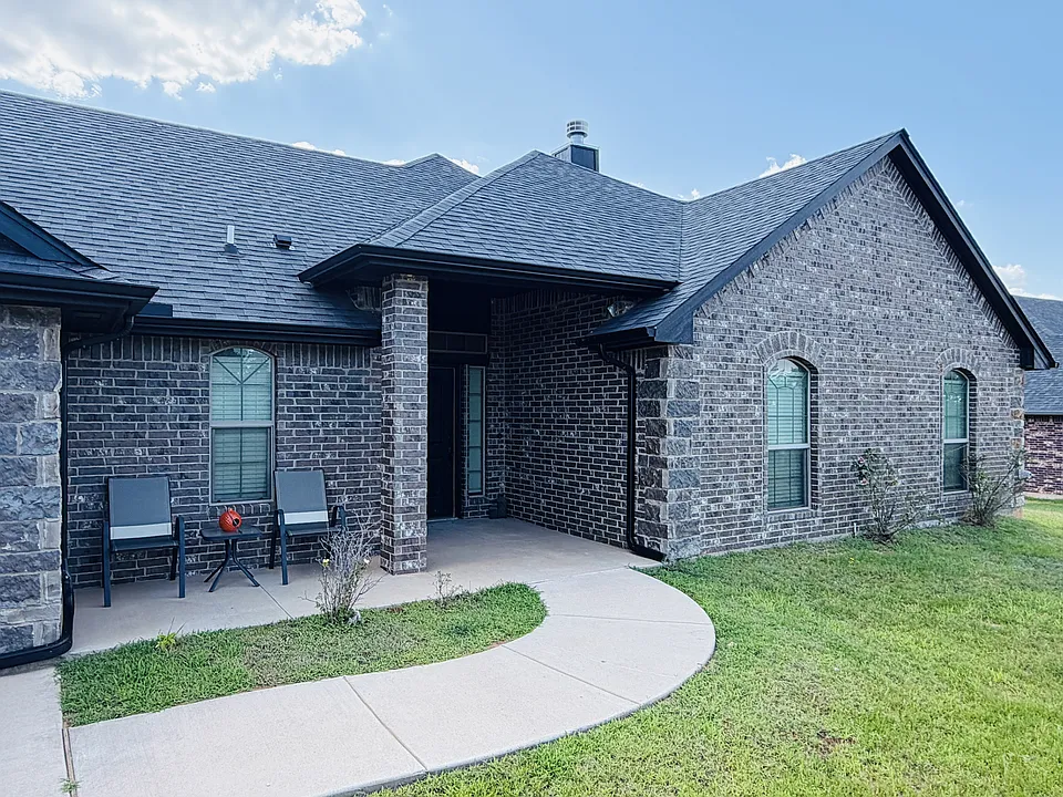 465 Maple Dr