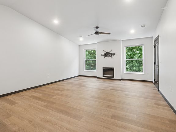 5th image of 676 Yosemite Way #F6fb199f2