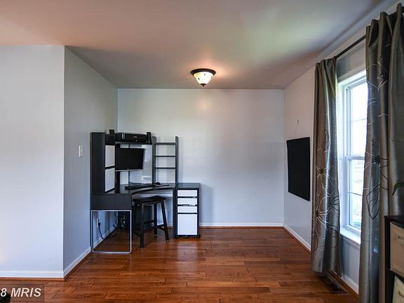 5th image of 11806 Nicholas Dr